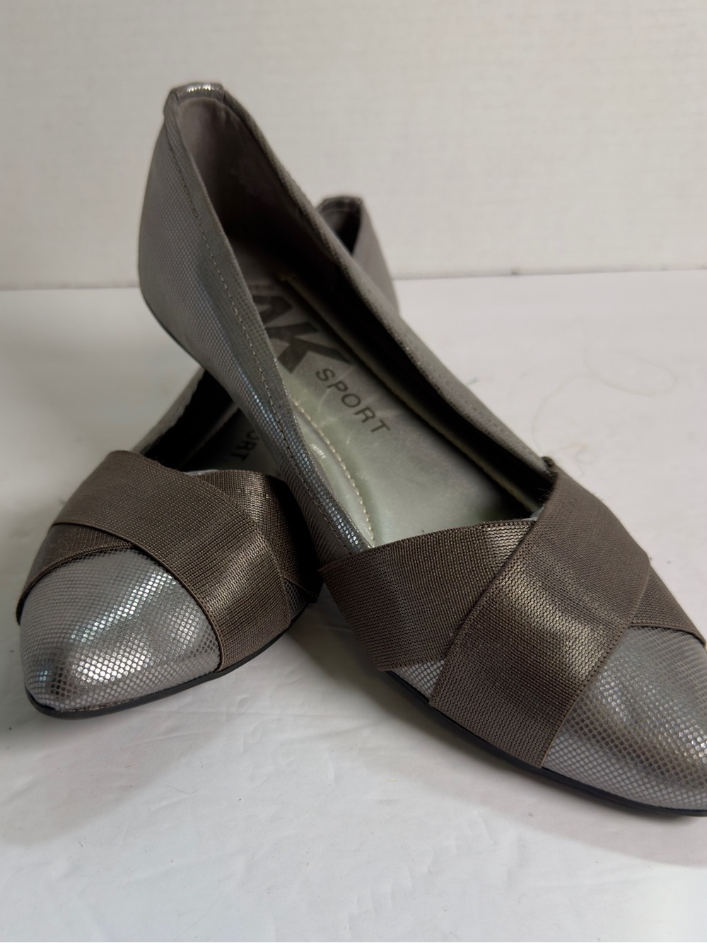 A K Sport Women's Metallic Gray Crisscross Flats size 7.5